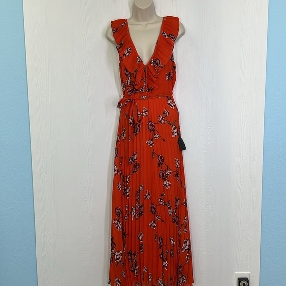 Lulus - NWT Loved By You Red Orange Floral Print Pleated Chiffon Maxi Dress SM - Picture 3 of 13
